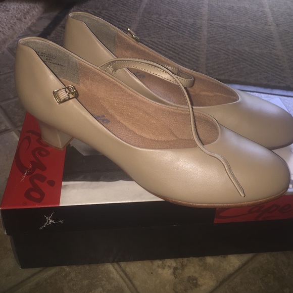 Size 10 Capezio dance shoes. Tap jr. Footlight