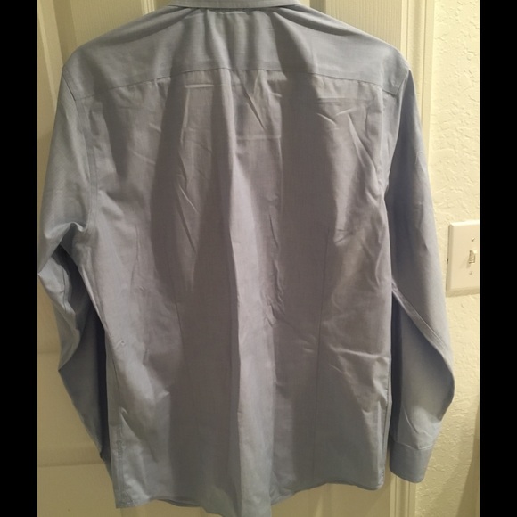 Men's Banana Republic Long Sleeve Button Down - Picture 2 of 3