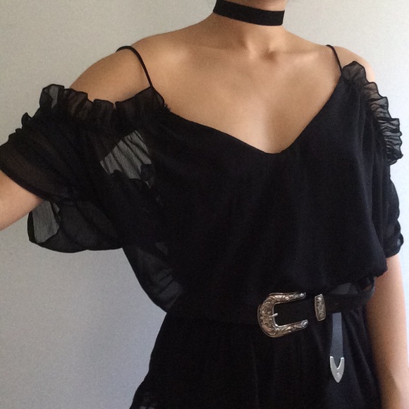 💥SALE💥 off the shoulder romper open back - Picture 2 of 4