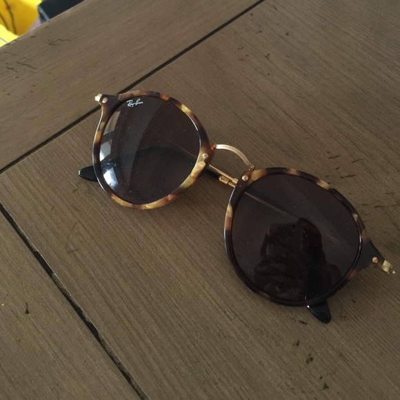 Ray ban sunglasses. Case included