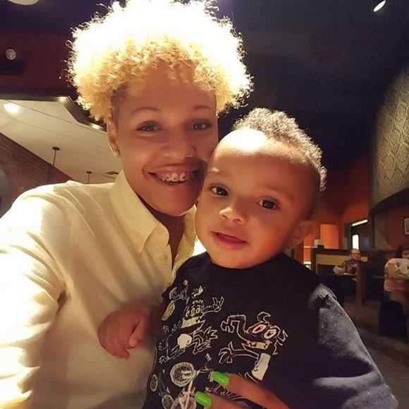 Meet your Posher, Dominique