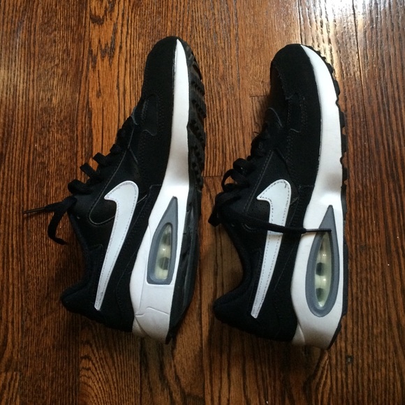 ❌SOLD❌Nike Air Max St❌ - Picture 2 of 3