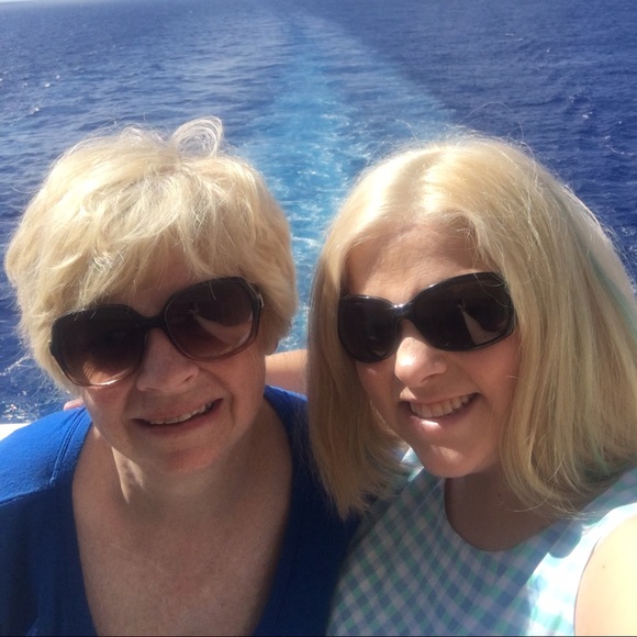 Meet your Posher, Sabrina - Picture 4 of 4