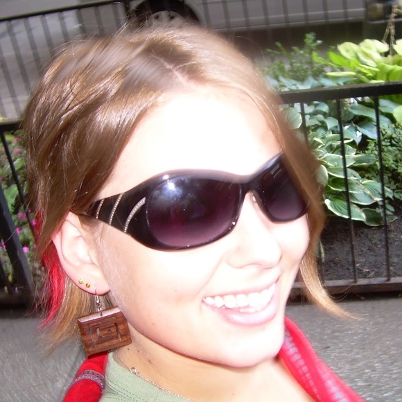 Meet your Posher, Katie - Picture 1 of 1