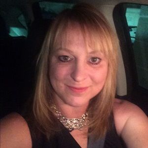 Meet your Posher, Denise