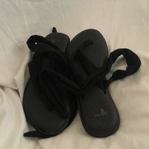 Yoga Sanuk Sandals!! Tie Up