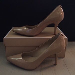 Michael Kors Flex Mid Pump