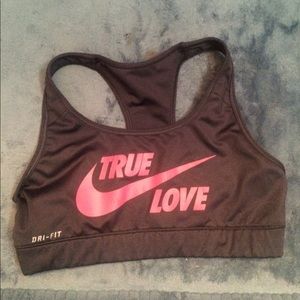 🏃Nike Dry Fit sports bra!!