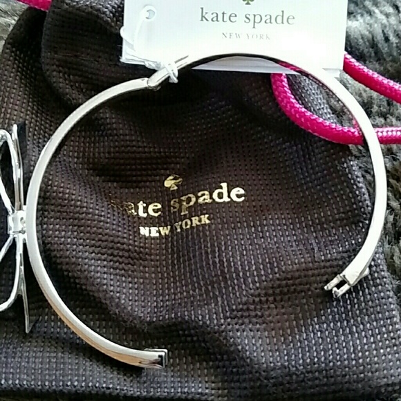 โ ๐ 1 Left!! NWT Kate Spade Bow Bangle Bracelet!โ - Picture 2 of 3
