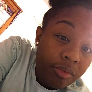 Meet your Posher, Destinee