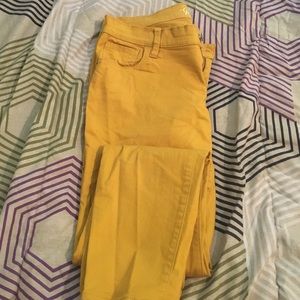 Old Navy mustard colored skinny jeans