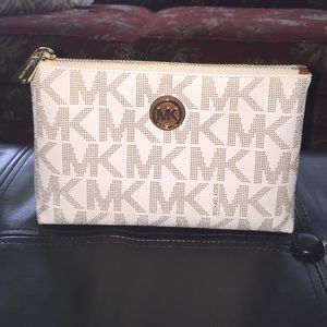 Michael Kors Makeup bag