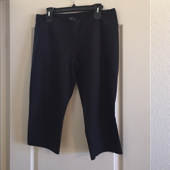 Women's Nike Dri-fit capri workout pants-582781