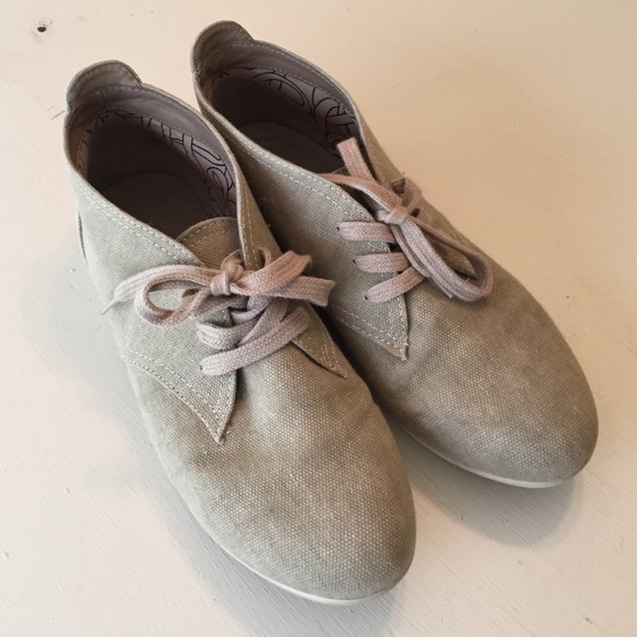 Brown Casual Shoes
