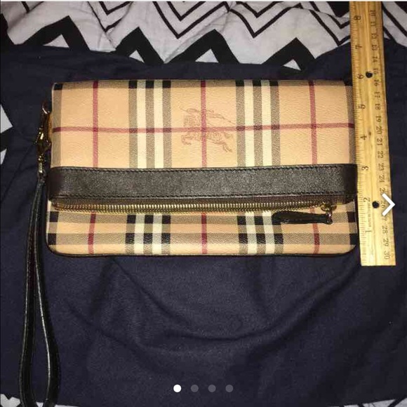 Sold on ♏️ercari.  Burberry  wristlet/clutch - Picture 1 of 4