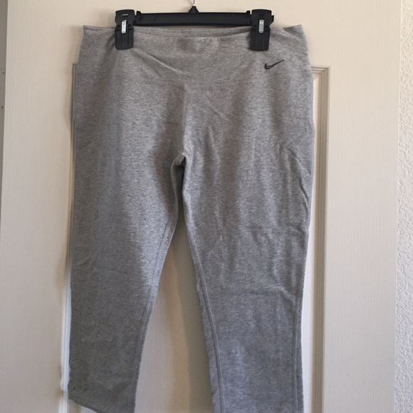 Women's Nike Dri-fit gray capri workout pants
