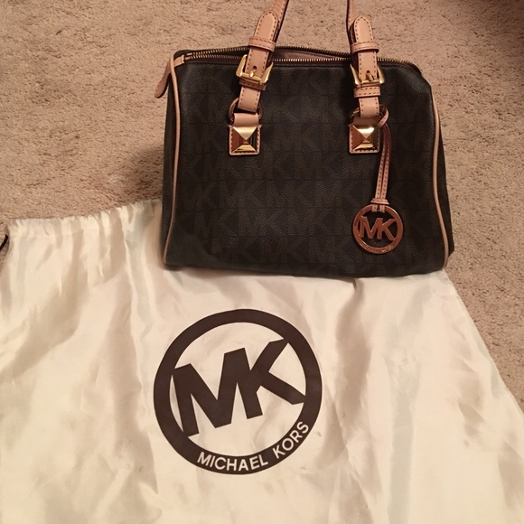 Michael kors purse - Picture 1 of 4