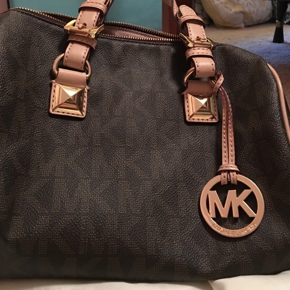 Michael kors purse - Picture 2 of 4