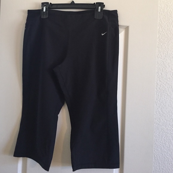 Women's Nike capri workout pants -472352