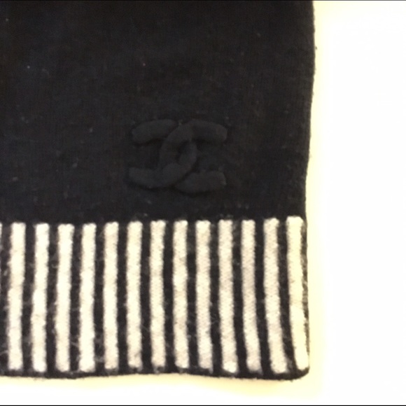 Chanel cashmere navy blue sweater - Picture 2 of 4