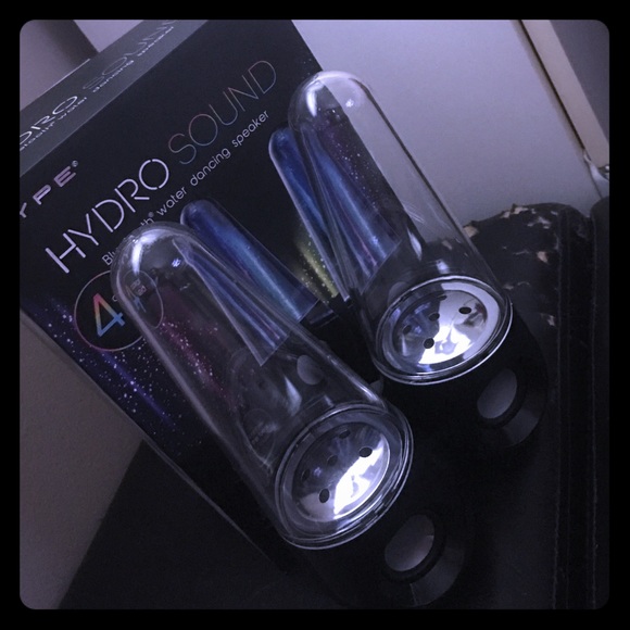 Bluetooth water dancing speakers - Picture 1 of 1