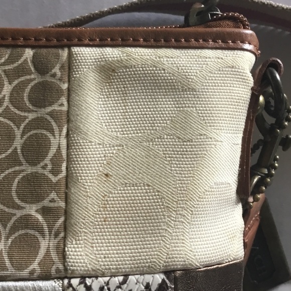 Crossbody - Picture 3 of 4