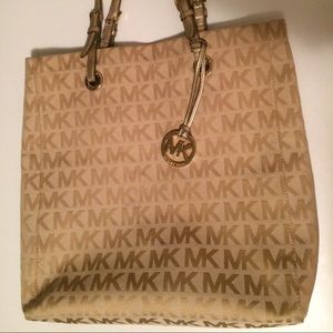 Michael Kors Signature Canvas Jet Set Tote Bag