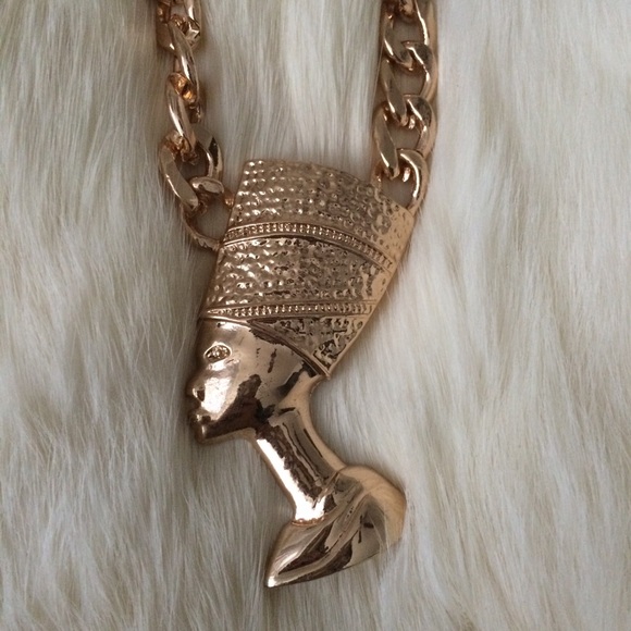 QUEEN Nefertiti necklaces 👑