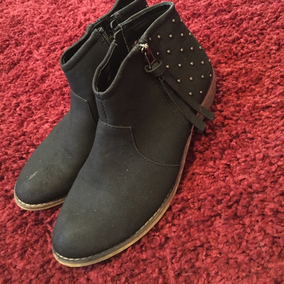 Aeropostale black booties