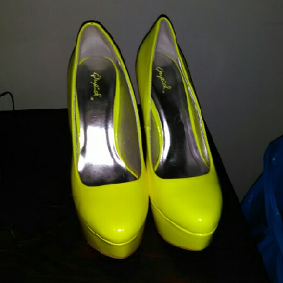 Lime Green pumps