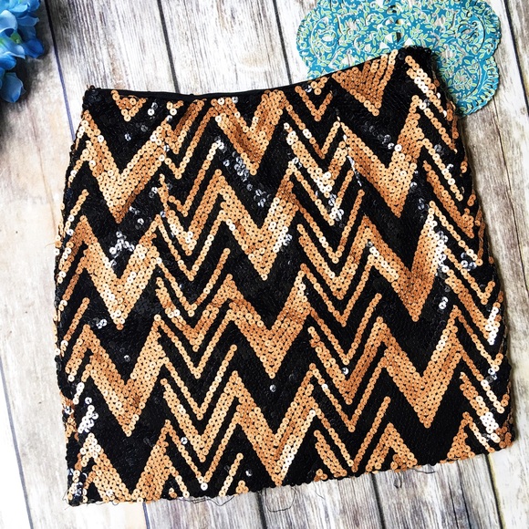 Gianni Bini Stunning Chevron Sequin Skirt - Picture 4 of 4