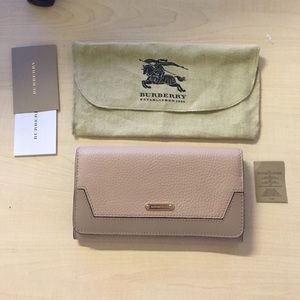 ❣SUPRISE SALE❣AUTHENTIC Burberry wallet