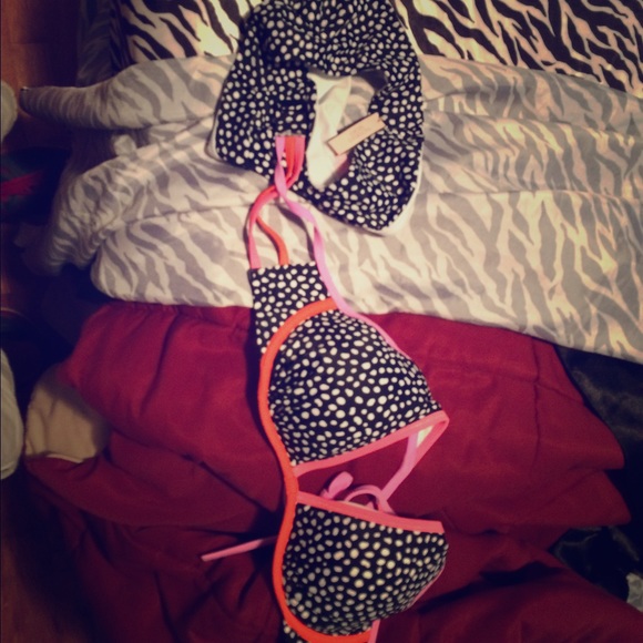 Swimsuit bottom and top piece VS