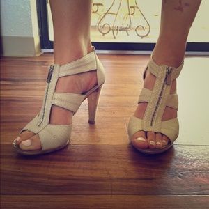Michael Kors Berkley T-Strap leather pump
