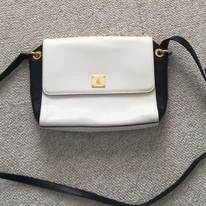 ❤️SALE❤️ black and white cross body purse