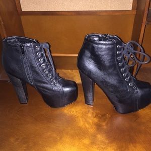 Size 5.5 black lace up high heeled booties