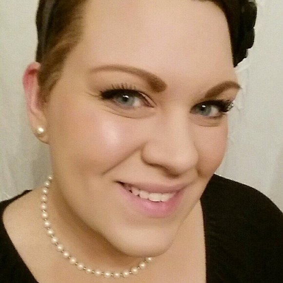 Meet your Posher, Lacey - Picture 1 of 1