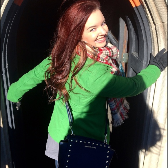 Meet your Posher, Alyssa