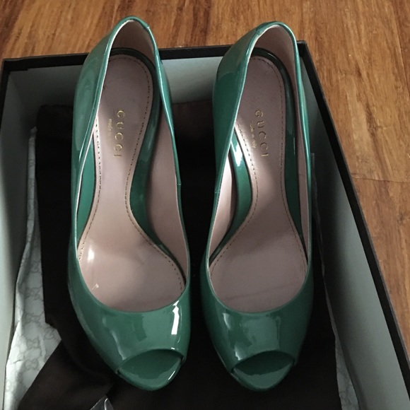 🎉SALE🍾🎉Gucci shoe!!