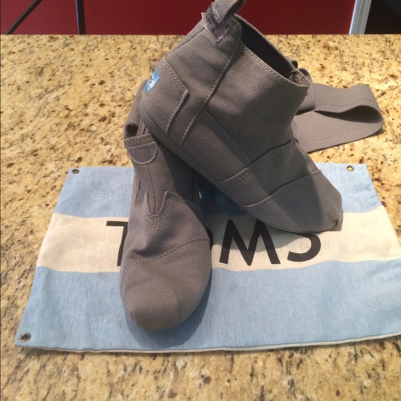 Grey TOMS wrap boots