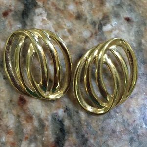 Vintage Pair of Earrings