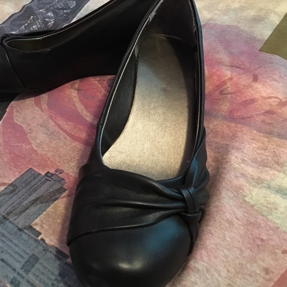 Bongo wedge black dress shoes