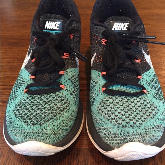 *SOLD* Nike Flyknit - Picture 2 of 4