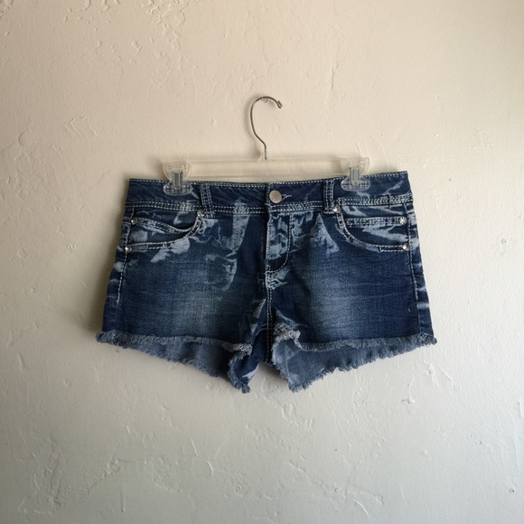 🌟SALE🌟 Distressed Shorts