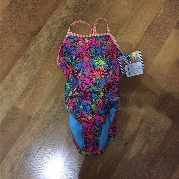 Practice swim suit size 32 woman