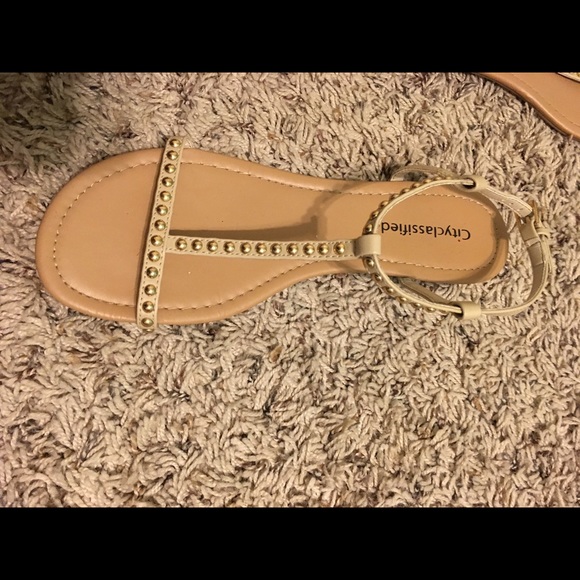 Tan Flat Sandals Size 7