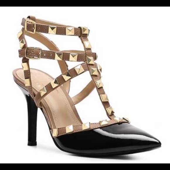 BCBG Black Darronx-x heels NEVER WORN, brand new.