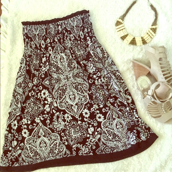 White House black market skirt