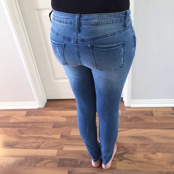 SOLD OUT \\ Oh So Denim Perfect! Medium Wash - Picture 4 of 4