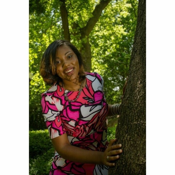 Meet your Posher, Alexis - Picture 1 of 1